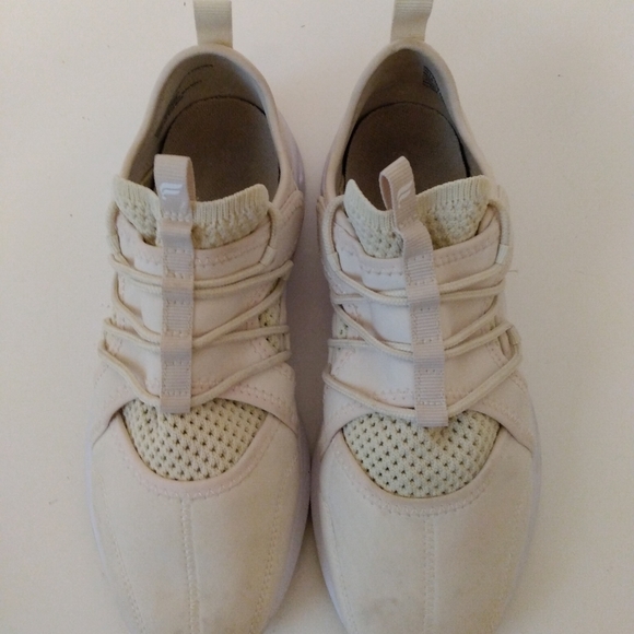 Fabletics Brookside Performance Cream Fabric Lace Up Low Top Sneakers sz 9 - Picture 3 of 11